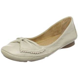  Trotters Womens Claire Flat Shoes