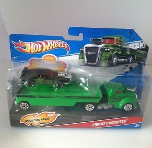 2011 Hot Wheels by Mattel Semi Truck w Trailer and Fright Freighter Car Toy